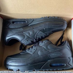 Brand New Nike Air Max 90 ltr sz12